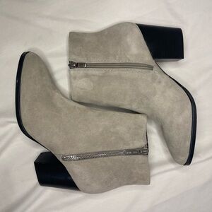 Nine West Neva2 Ankle Boot women size 8.5M gray suede 3 in. heel dbl zipper NWOB
